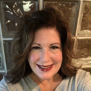 Meet your Posher, Connie